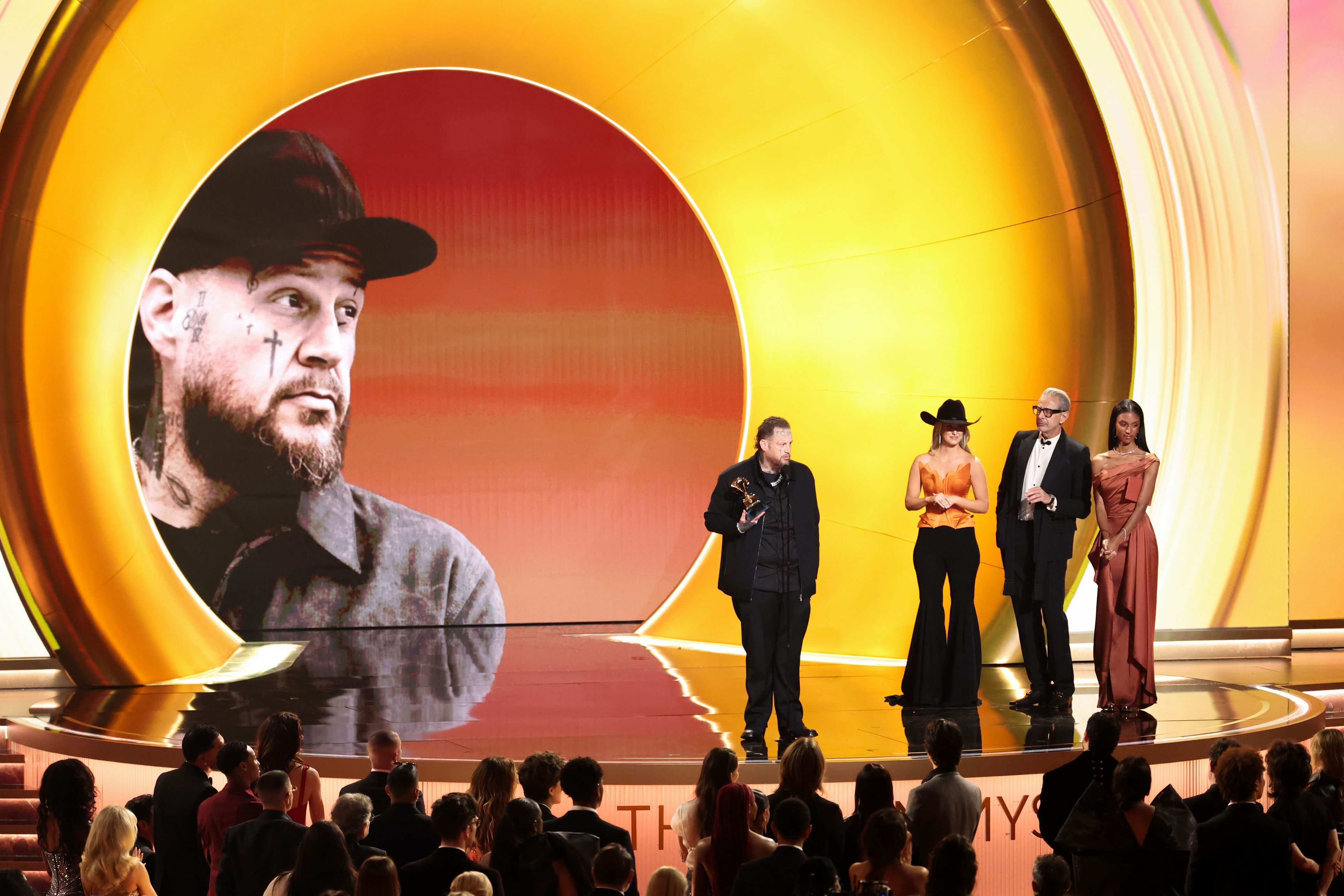 Ganador del Grammy por ser un «redneck tonto» se declara ignorante sobre política