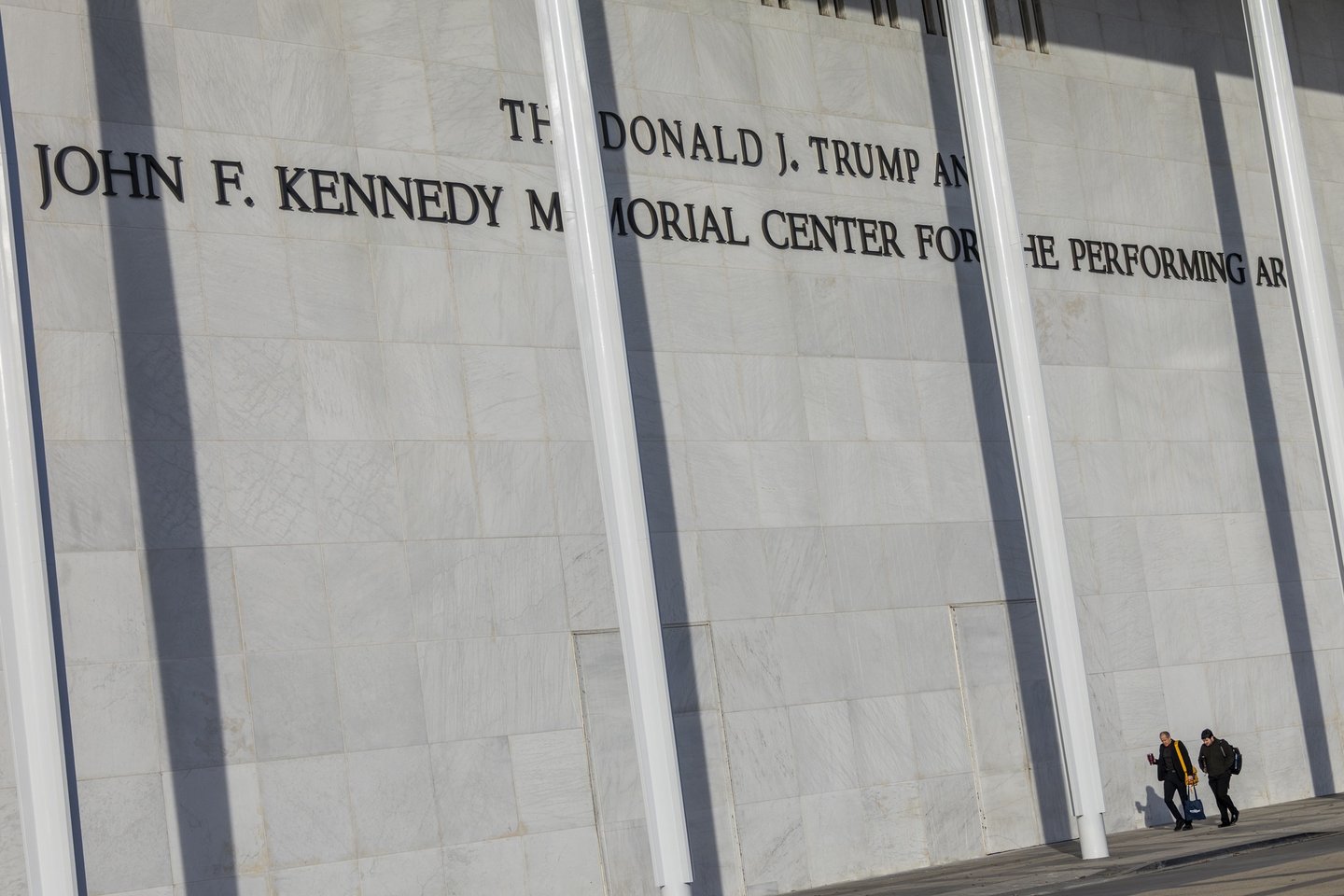 Juiz quer que nome de Trump seja retirado do Kennedy Center