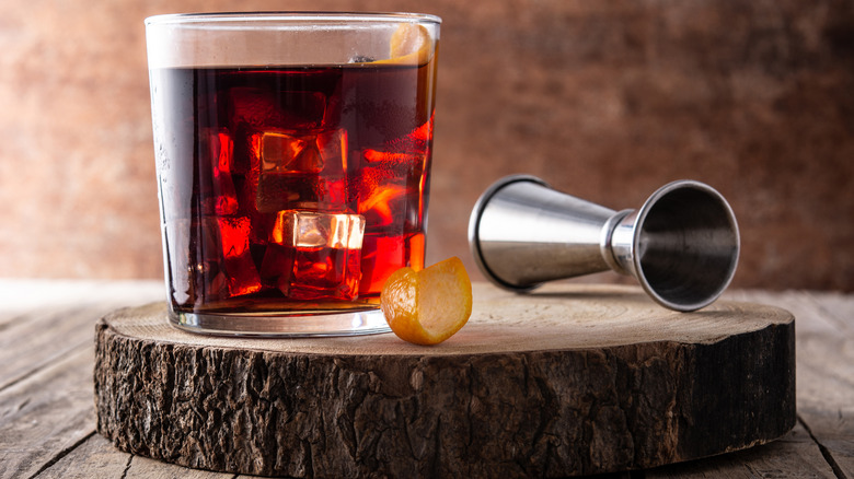 5 bourbon cocktails to drink (or modify) in the winter