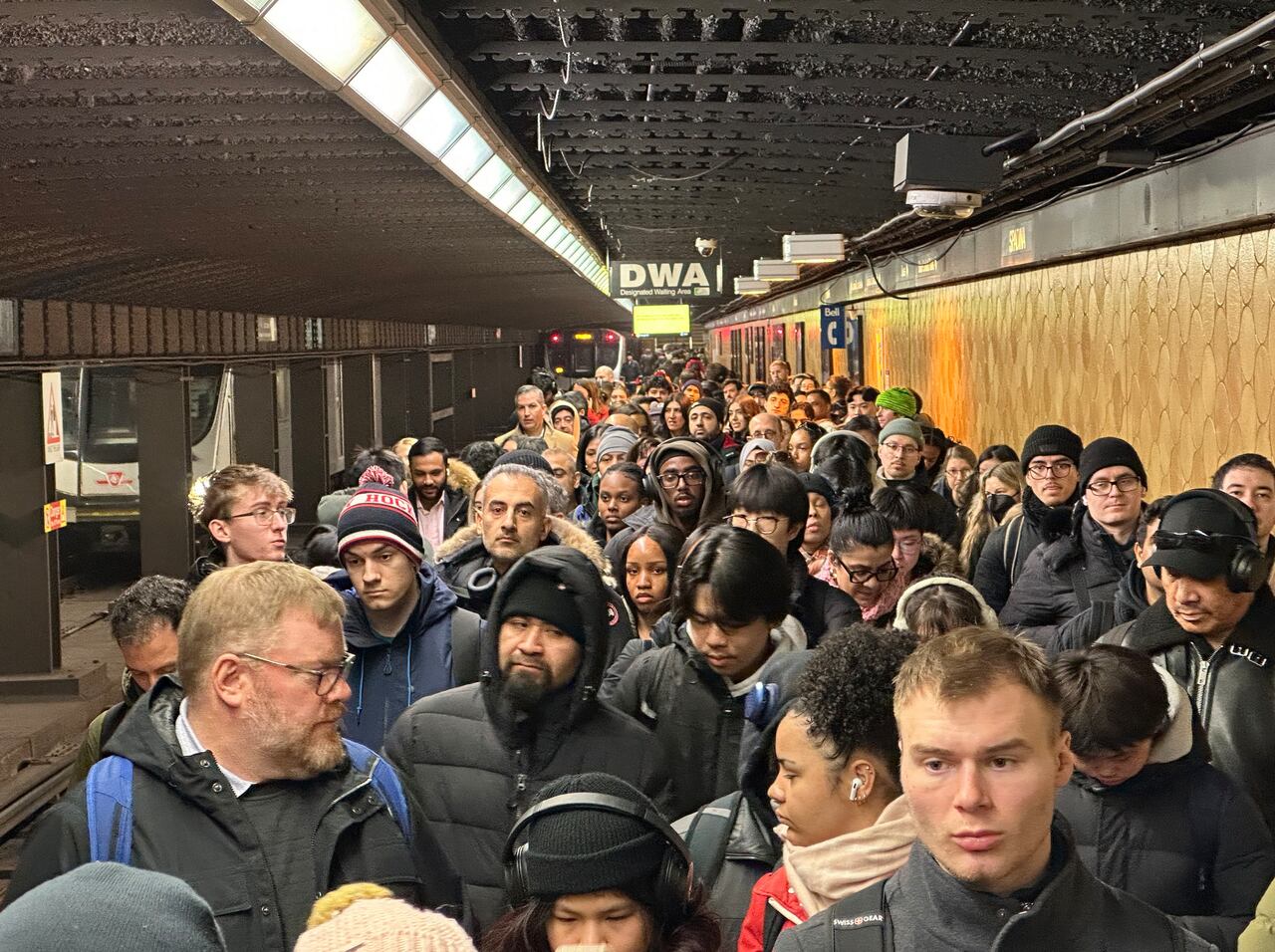 Derailed GO train near Union Station causes mass delays