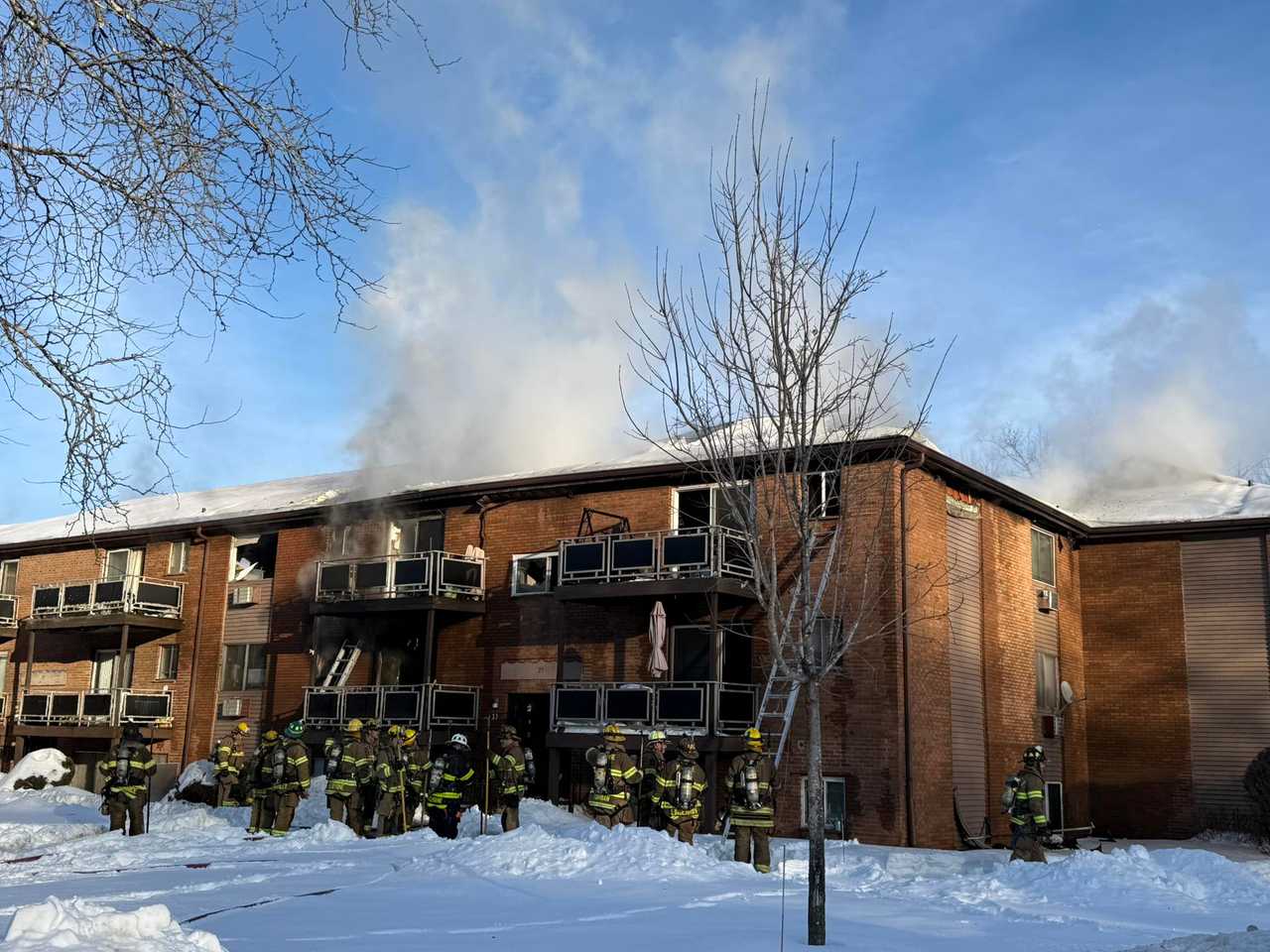 3-alarm blaze tears through condo complex in Orange County