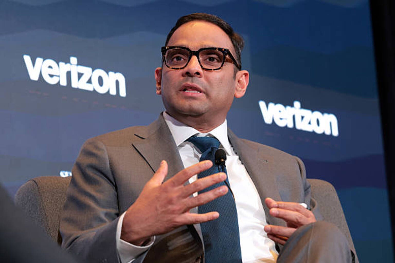 Verizon eyes replacements for consumer unit head Sampath amid exit ...