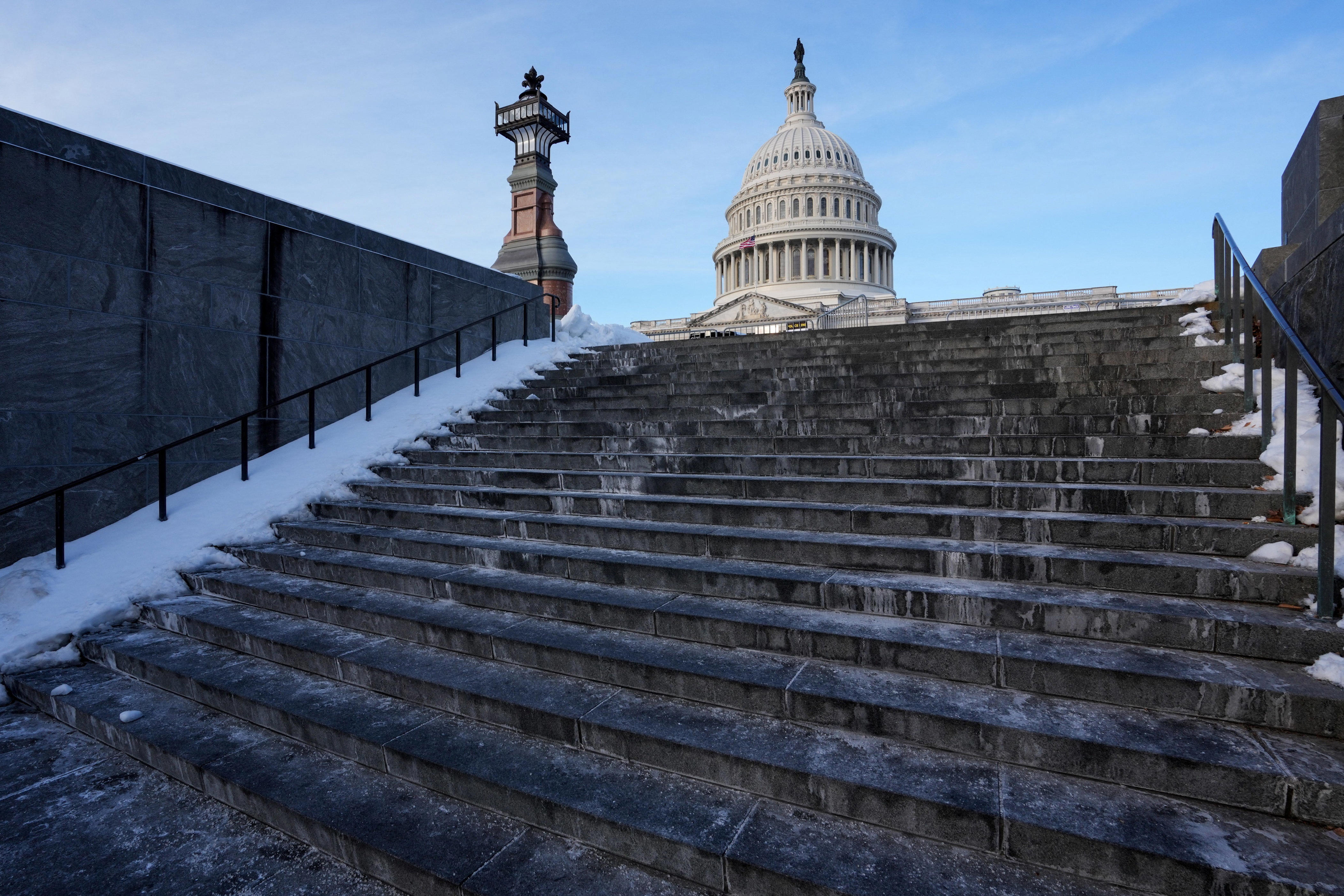 When will the government shutdown end? Live updates and latest news