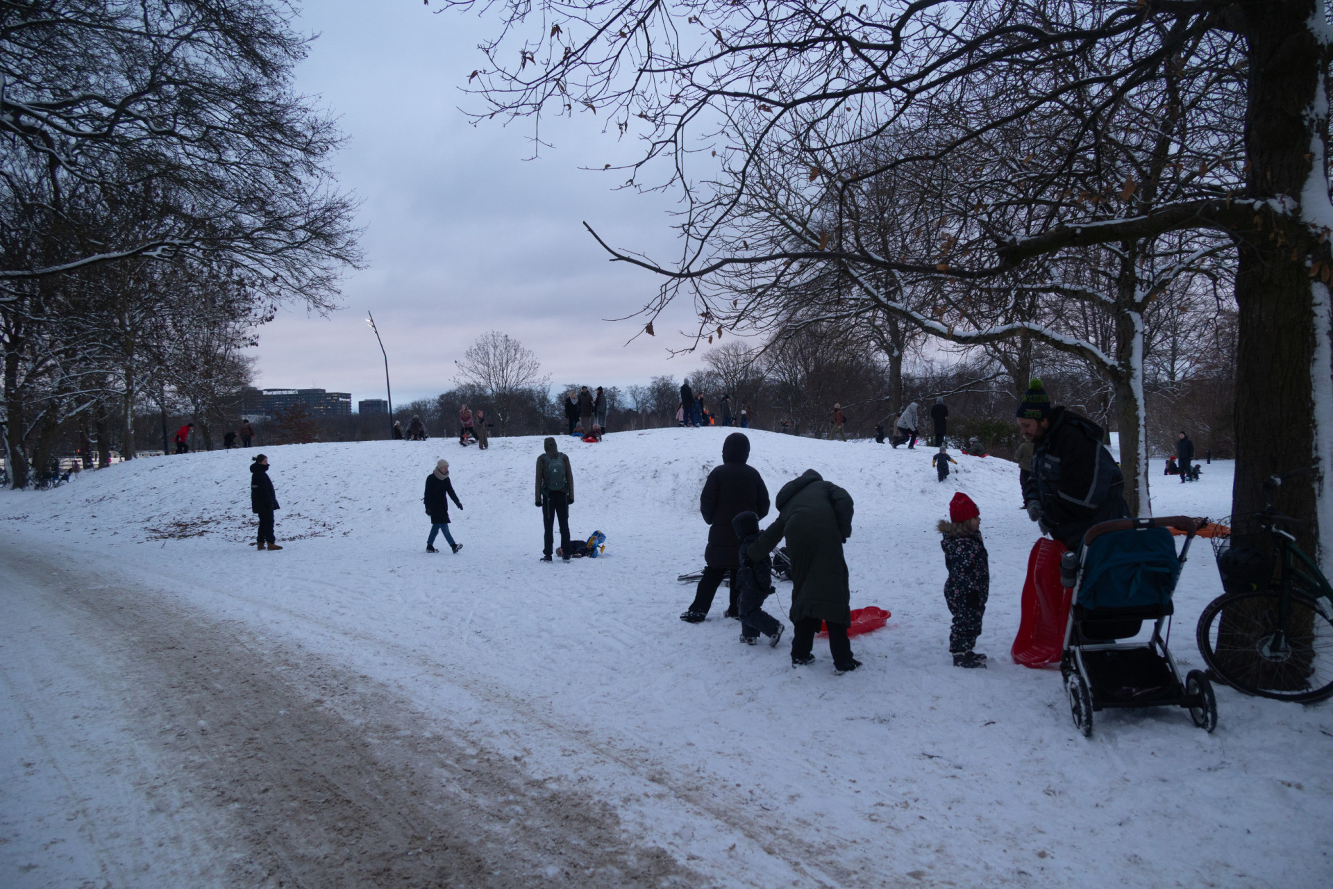 How to keep your kids warm and safe in winter