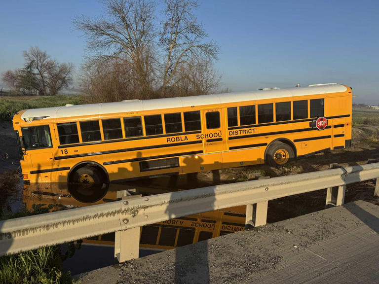 School bus with students inside crashes into creek in Sacramento, CHP says