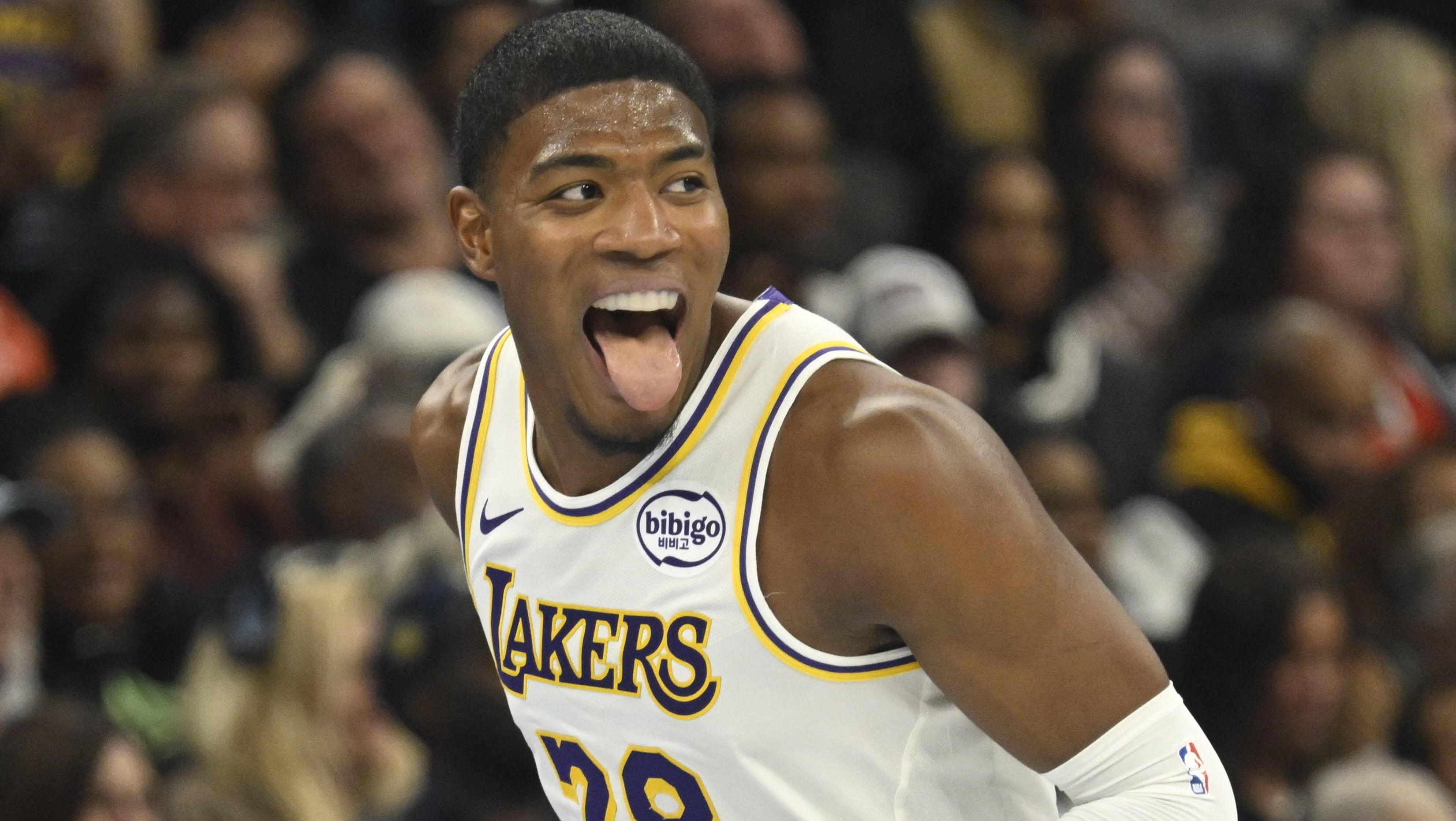 Lakers 'shopping' ex-starter as NBA trade deadline nears