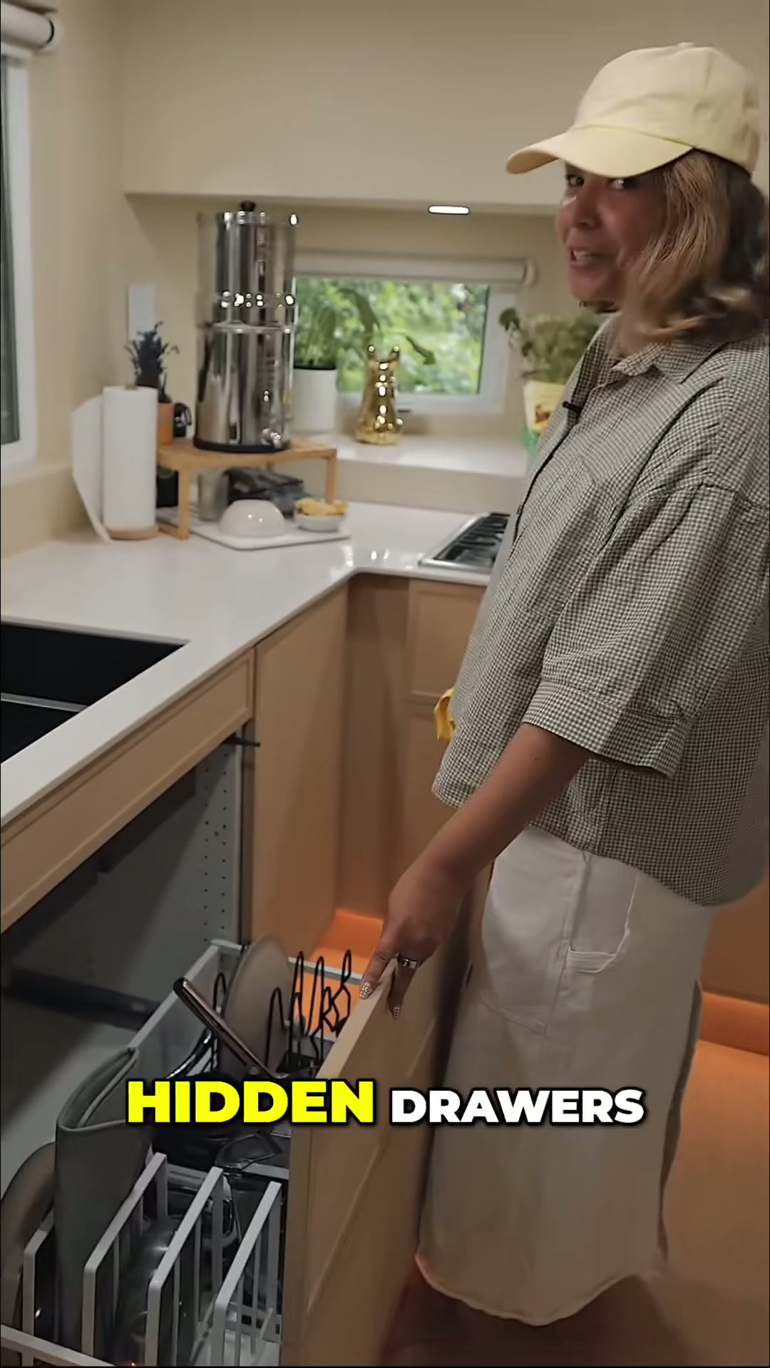 Their tiny house kitchen lives large! 🥘