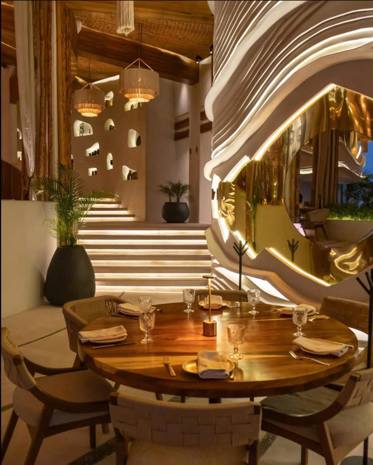 Luisa María Alcalde y Arturo Ávila cenan en restaurante de alta gama en Acapulco