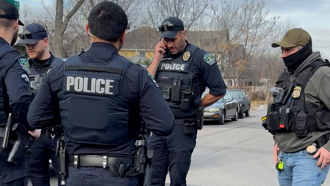 ICE on scene after car crashes in Austin resident's front yard, APD ...