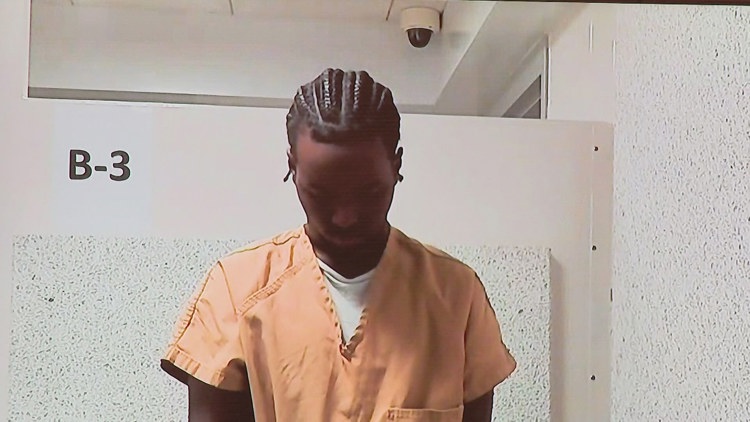 18-year-old arrested, accused of firing shots at Columbus police substation