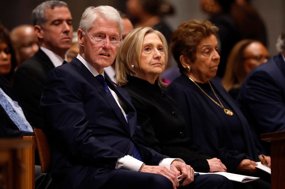 Bill Clinton and Hillary Clinton agree to testify on Jeffrey Epstein after rejecting subpoenas<br><br>