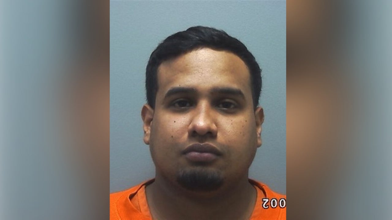 Man accused of armed robbery at Woodstock jewelry store
