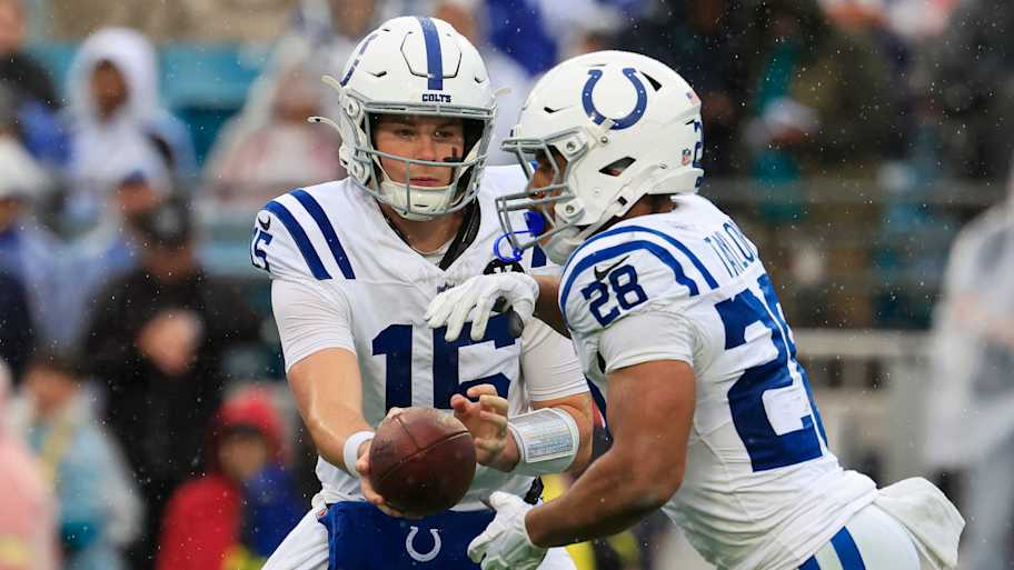 Three reasons why Colts' QB2 role should go to Riley Leonard