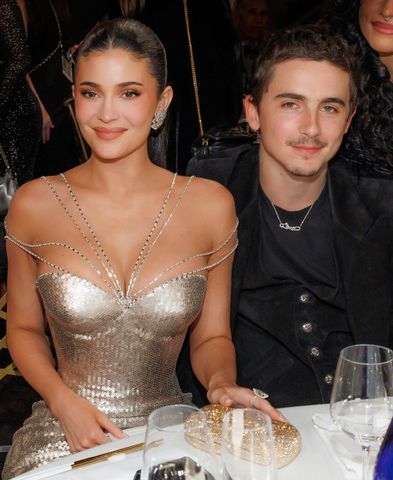 Kylie Jenner wows in red 'Jessica Rabbit' gown and 200 carats of diamonds  ahead of Oscars 2026 with Timothe Chalamet