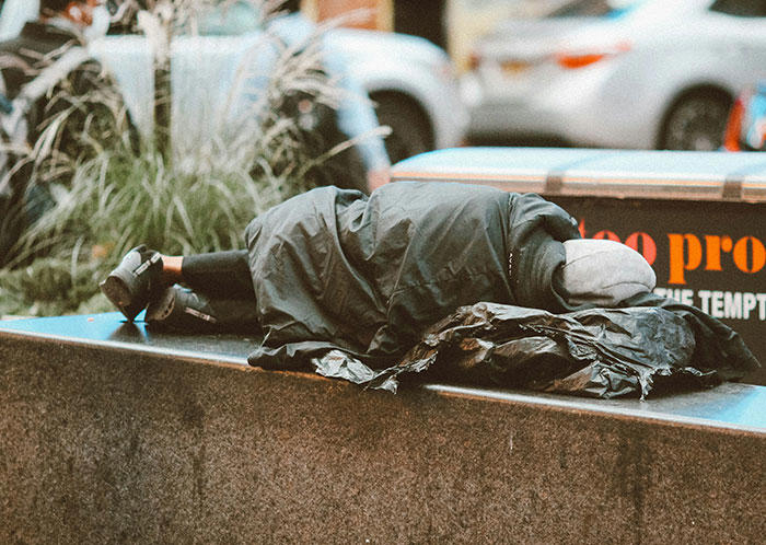 46 of the creepiest things unhoused people have experienced on the streets