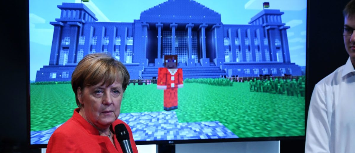 Minecraft DLC lets players experience racial segregation