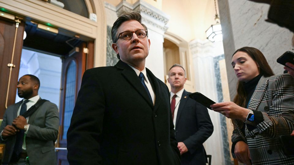 Los principales conservadores de la Cámara de Representantes se inclinan ante Trump antes de la votación sobre la financiación del gobierno, lo que indica un rápido fin del cierre.