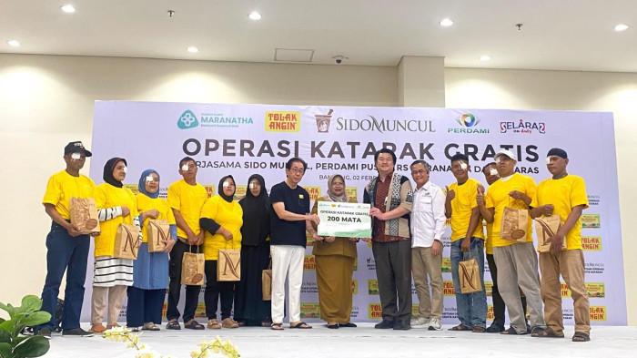 AA1VxAWS Operasi Katarak Gratis, Perusahaan Jamu Bantu Ratusan Warga Bandung Melihat Kembali
