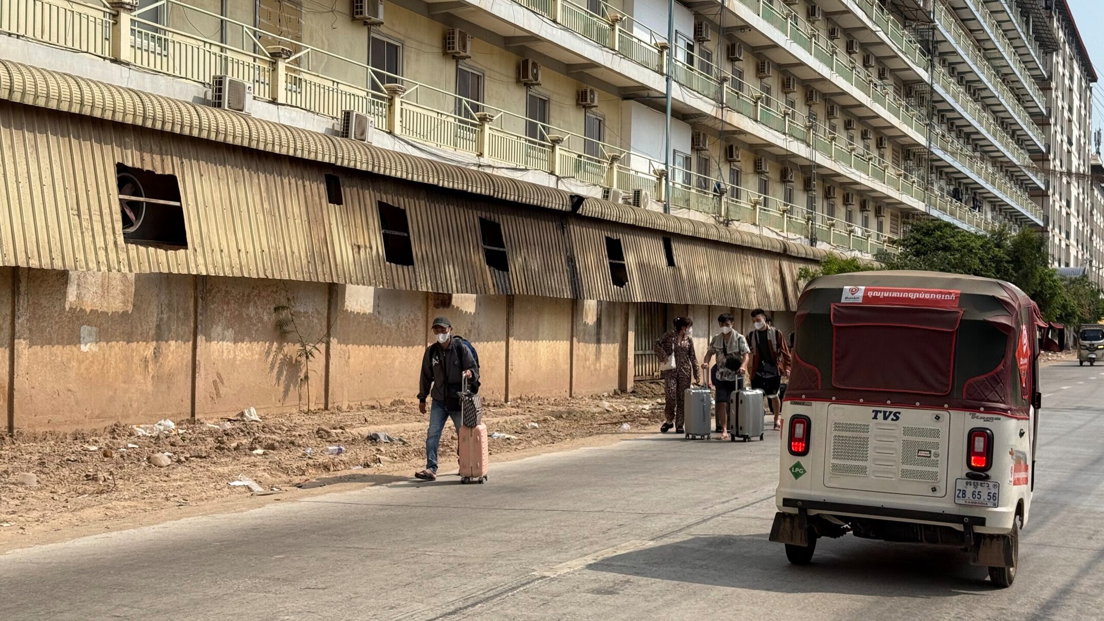 'Mass exodus' from Cambodian scam compounds a 'humanitarian disaster'