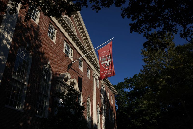 Trump seeks $1 billion from Harvard University in damages<br>