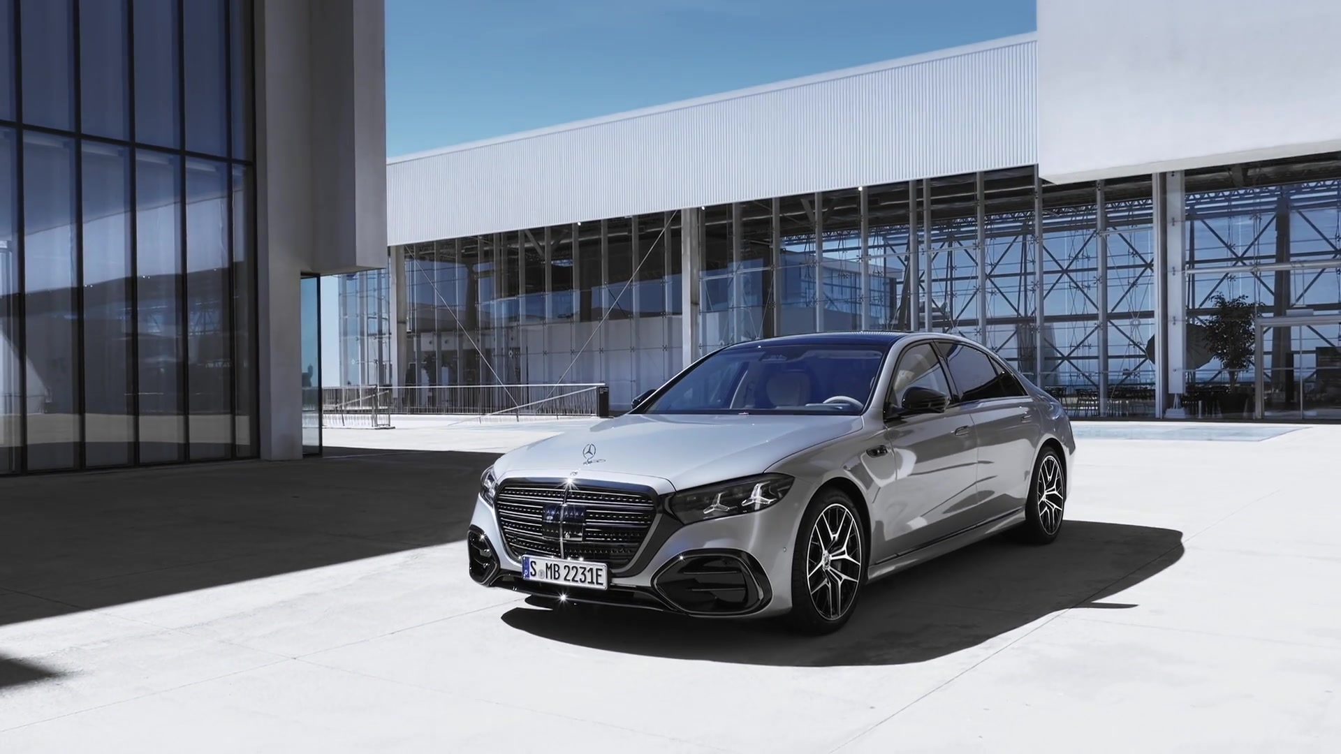 Mercedes-Benz S 580e 4MATIC saloon long version with EQ hybrid ...
