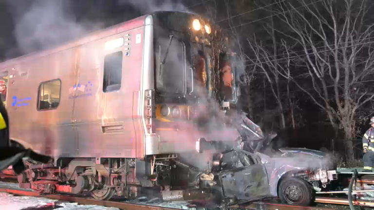 LIRR train strikes car on the tracks east of Farmingdale; 3 passengers ...