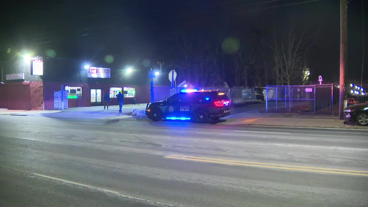 Man shot multiple times in southwest Atlanta, police say