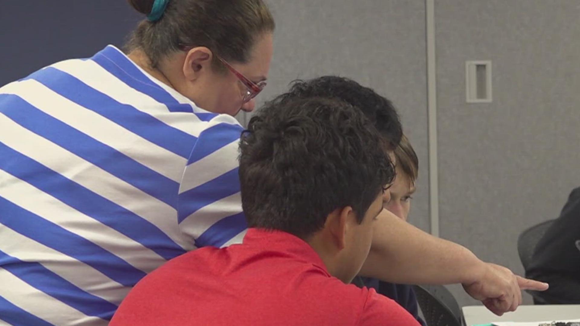 Teens learn tax prep skills through new VITA program at Veterans Memorial