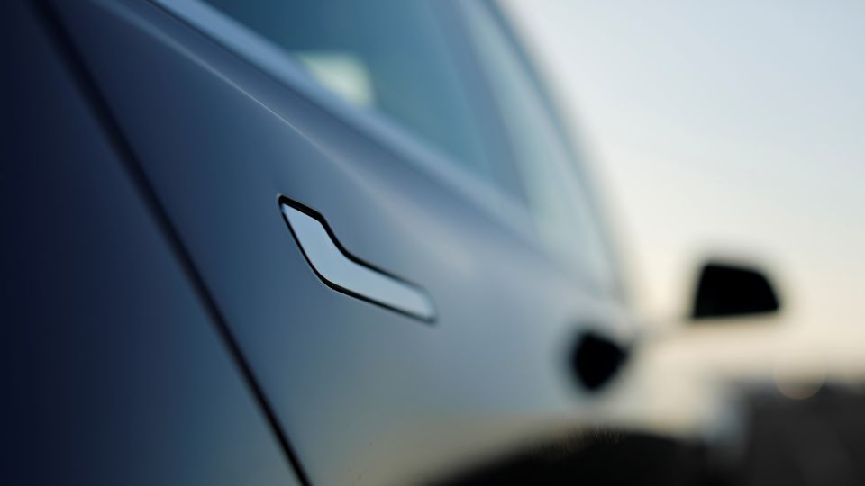 China to ban hidden car door handles made popular by Tesla in world first<br>