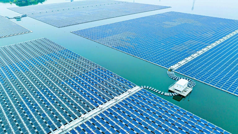 China just built the world's largest floating solar plant: Here's how ...