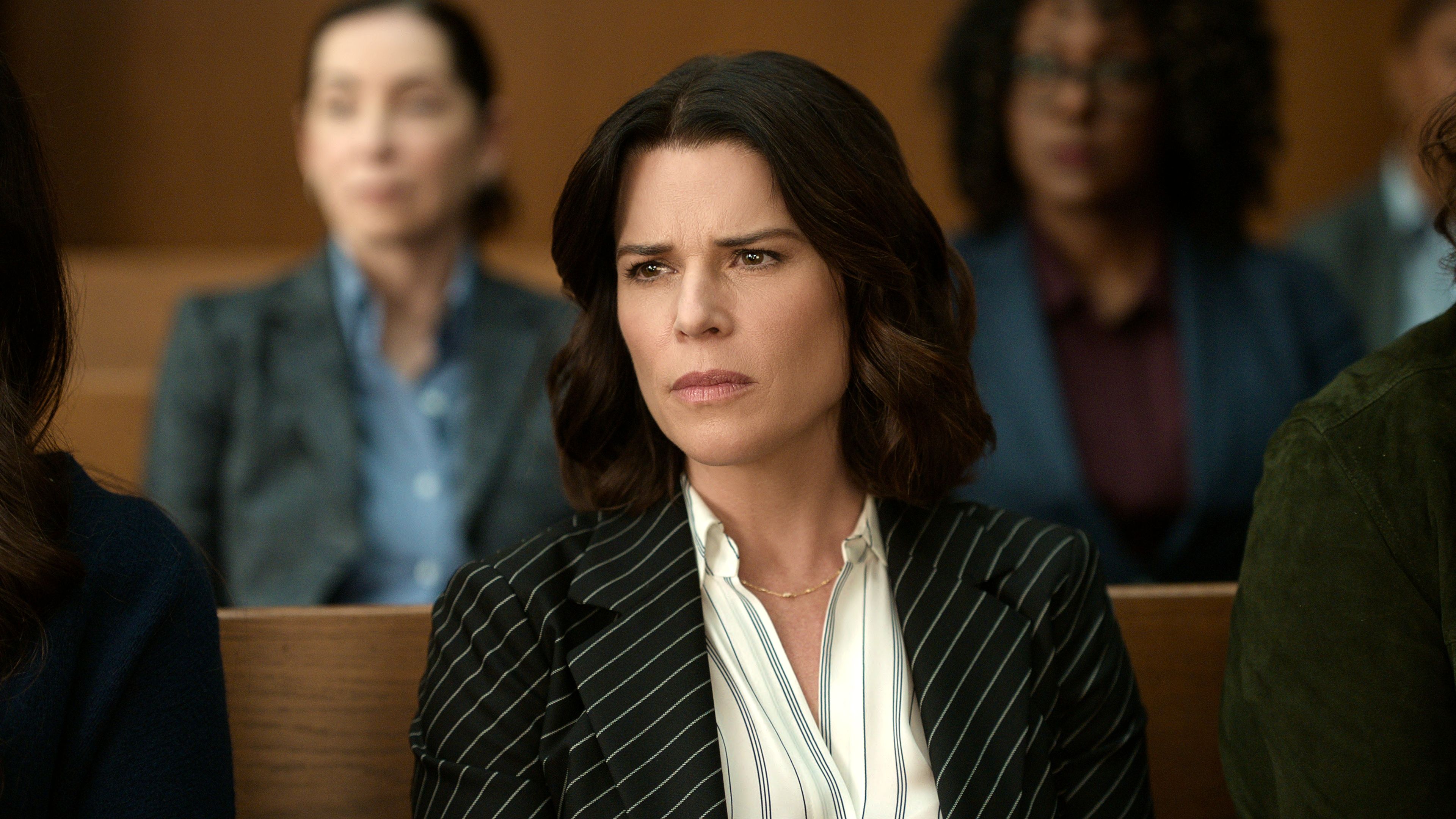 How Neve Campbell's The Lincoln Lawyer Season 4 Return Is So Different ...