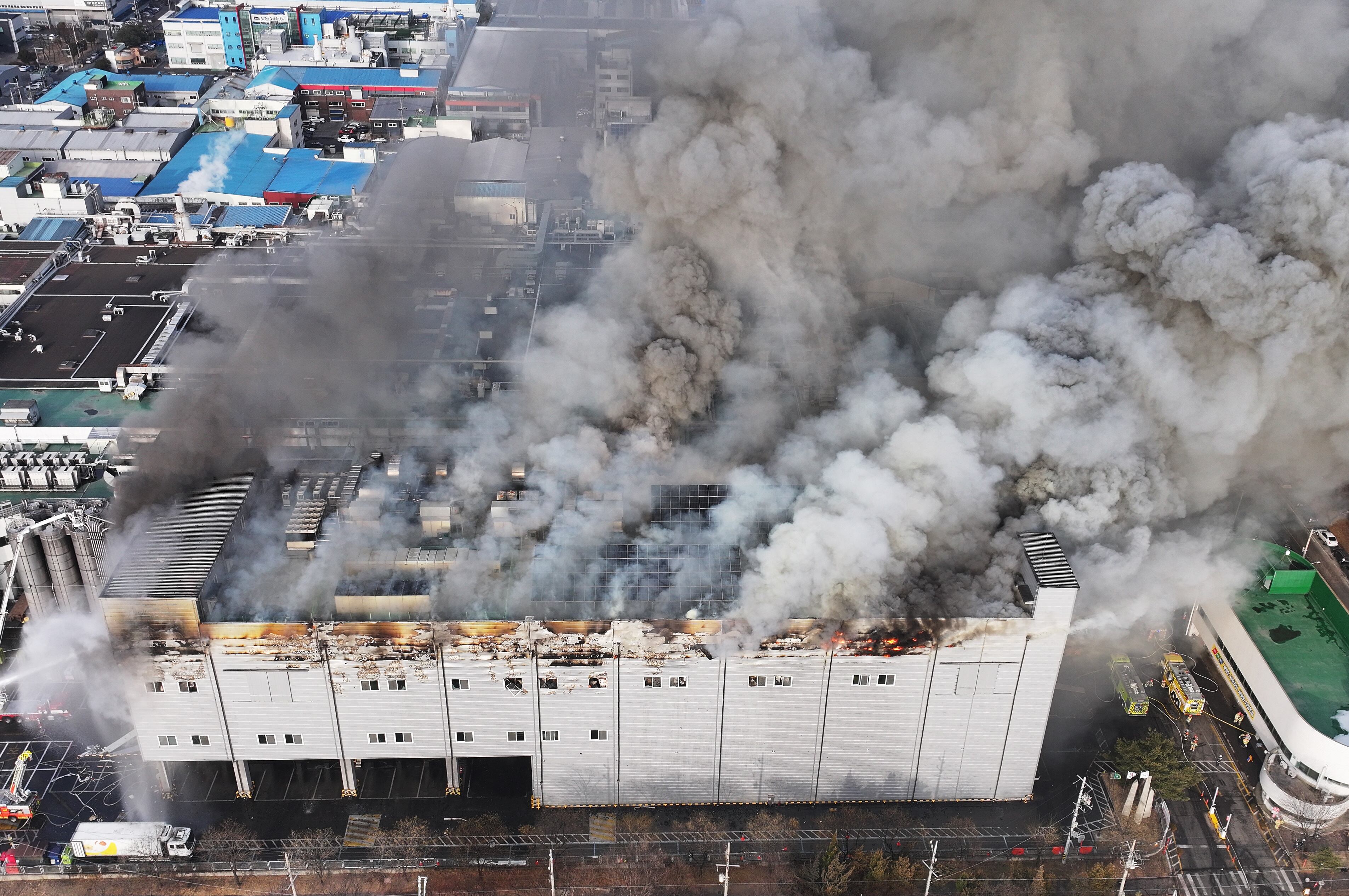 Fire at SPC Samlip factory injures three