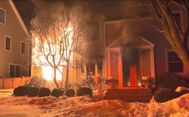 Living room fire in Fairfield forces 3 to evacuate