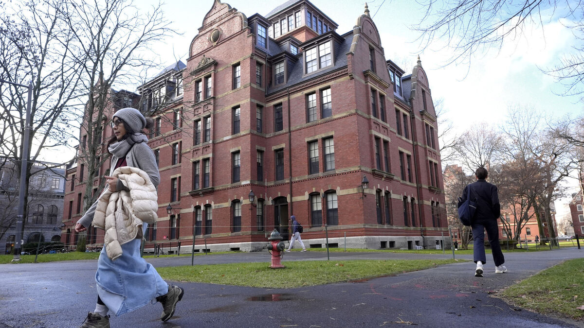 Trump says he is seeking $1bn in damages in Harvard dispute