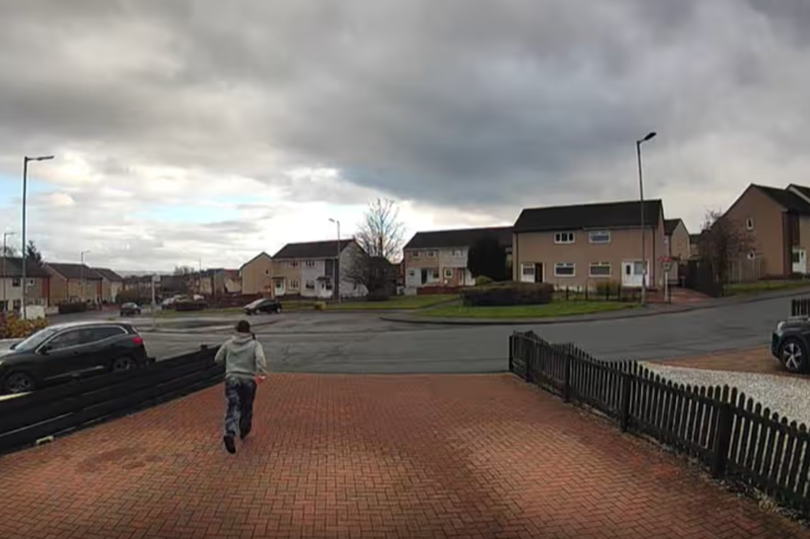 Moment brazen thief steals parcel from doorstep in Scots town caught on ...