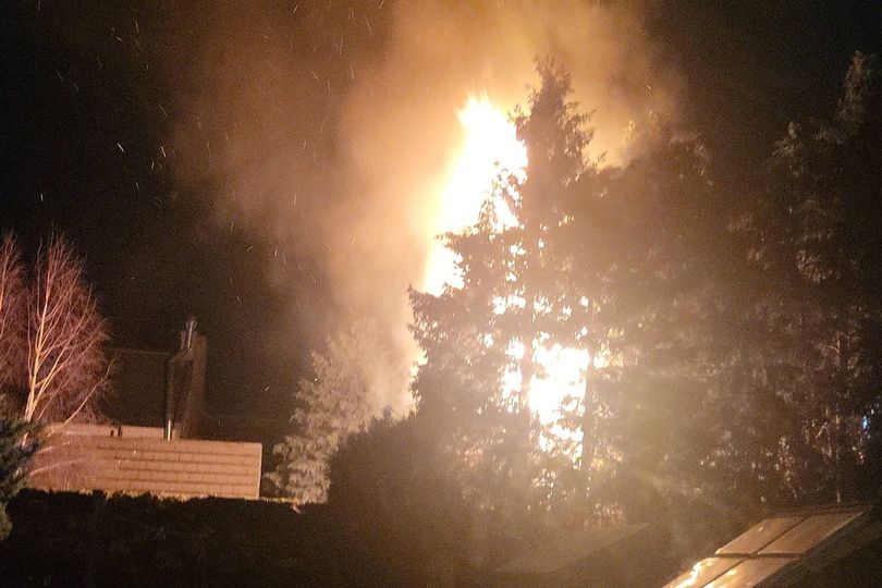 Huge East Lothian blaze breaks out in the open as fire crews rush to ...