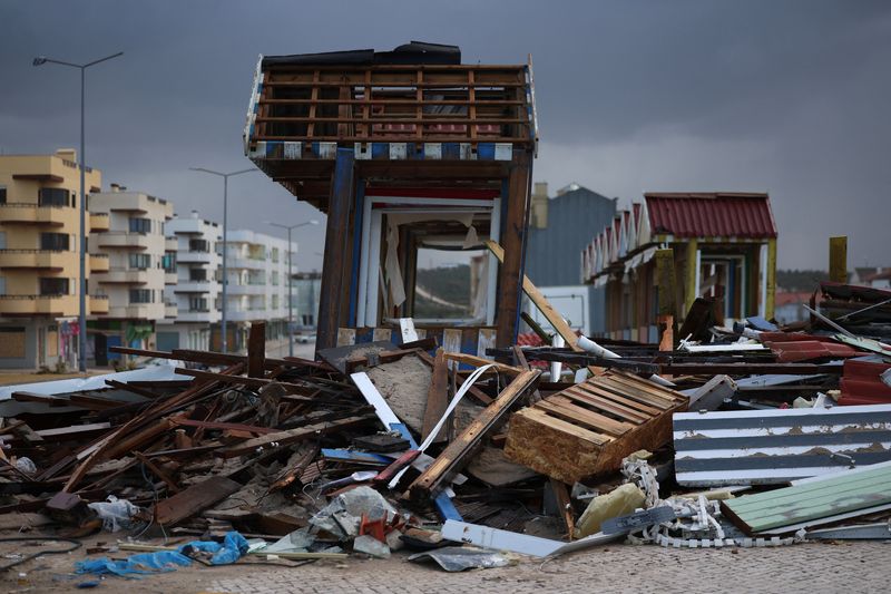 New tempest threatens Portugal, one week after Storm Kristin<br><br>