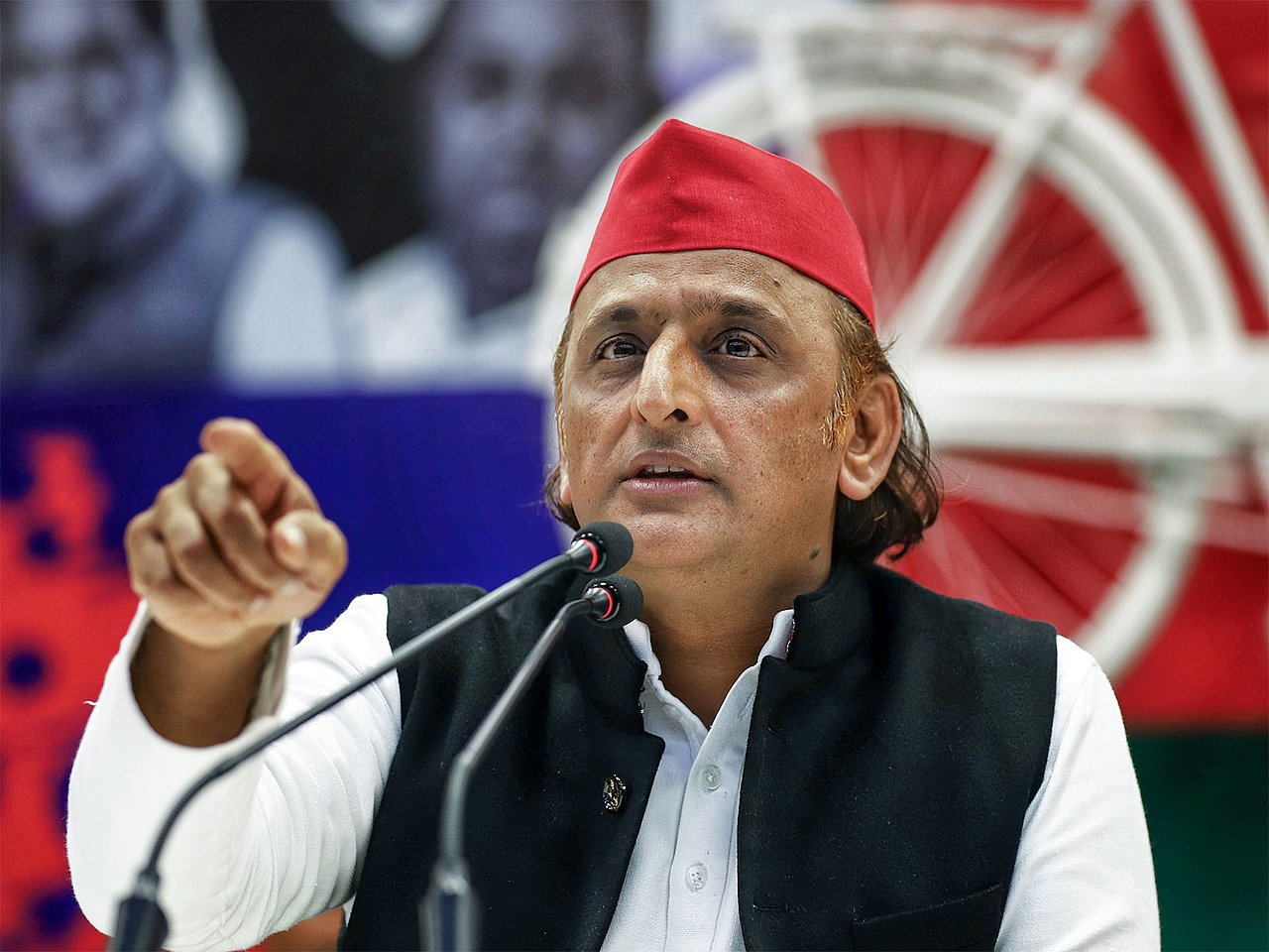 Akhilesh launches SP's 2027 poll campaign; promises Rs 40,000 a year ...