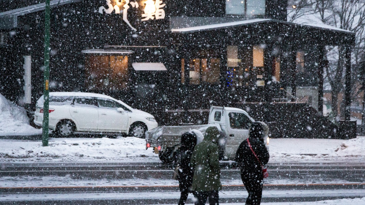 Meteorologist warns winter is not over as polar vortex reloads for ...