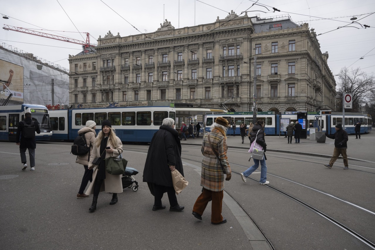 Hundreds of Swiss bank accounts with suspected Nazi links found by investigators<br><br>