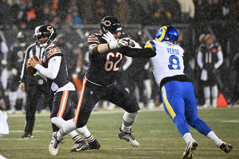 Caleb Williams' best offensive lineman gets recognized for his play