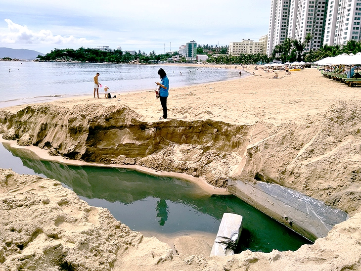 Cơ quan điều tra yêu cầu cung cấp hồ sơ, các hợp đồng về môi trường tại Khánh Hòa