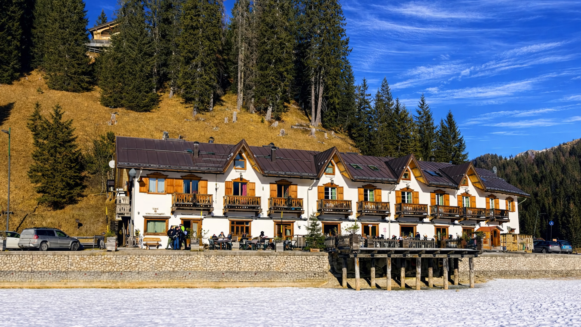 Lago di Misurina frozen lake winter walking tour (4K)