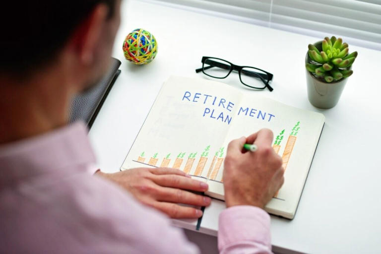 Billionaire Larry Fink: 'No one should have to work longer than they ...