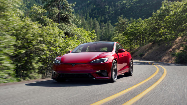 Tesla driver makes first-ever full self driving trip from LA to New York