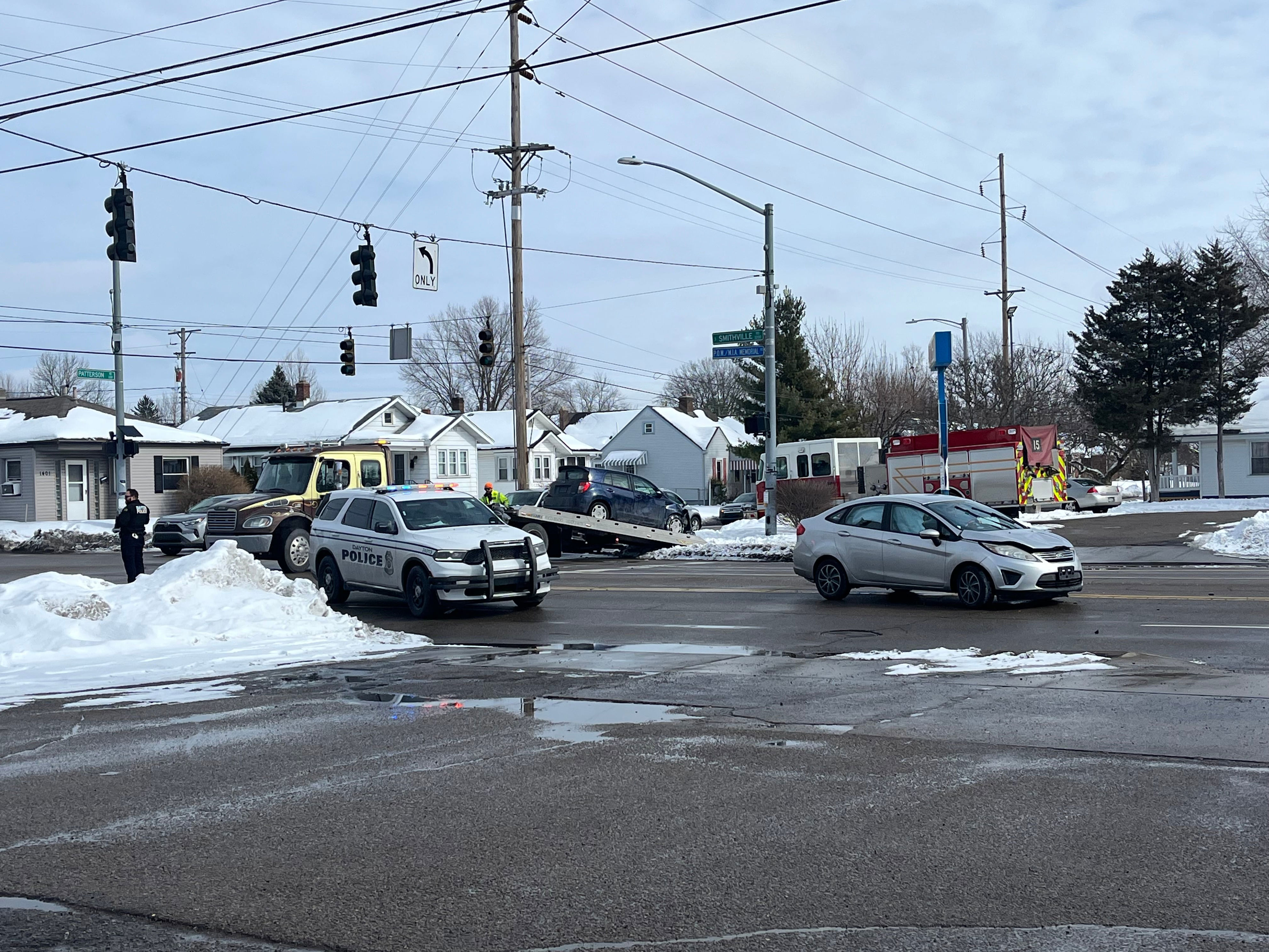 4 people injured after crash in Dayton