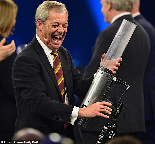 Farage puts Reform on a 'general election war footing' amid Labour chaos