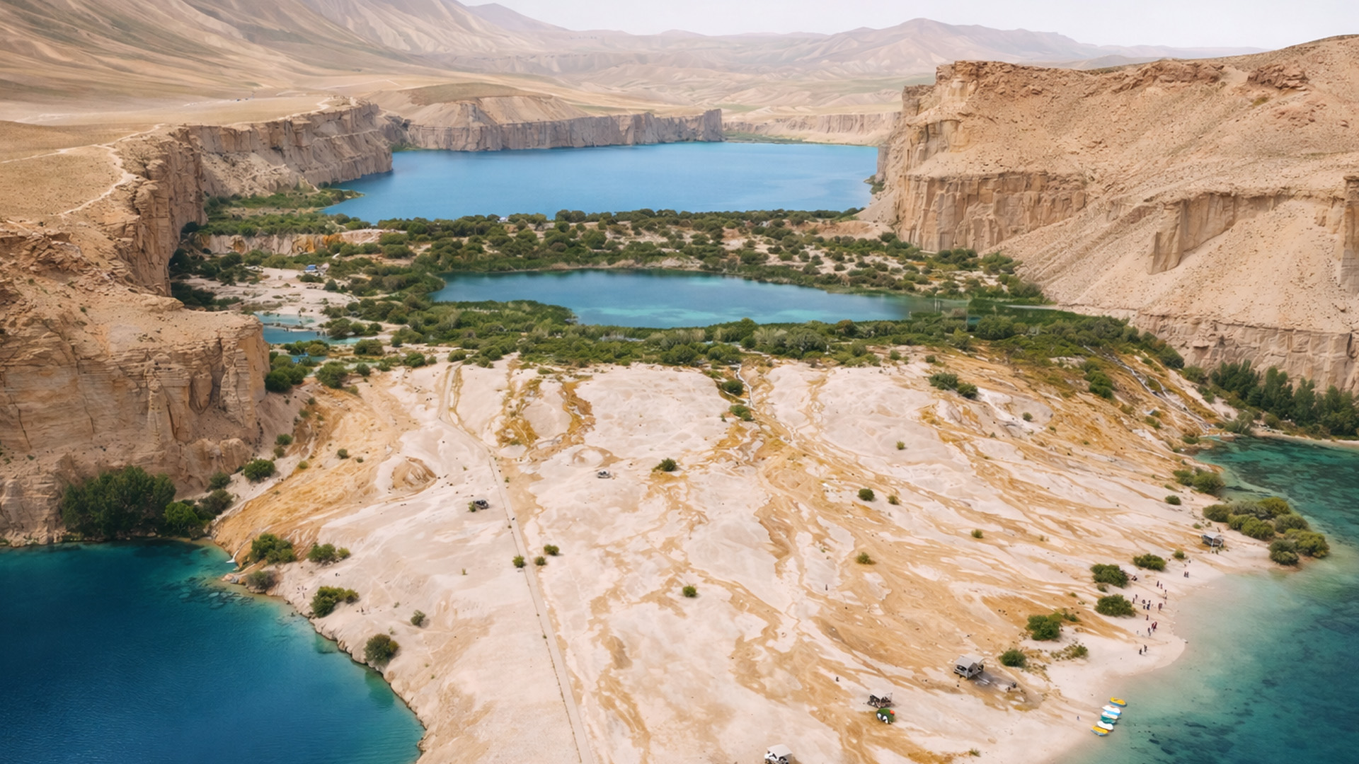 A blue lake in the desert?