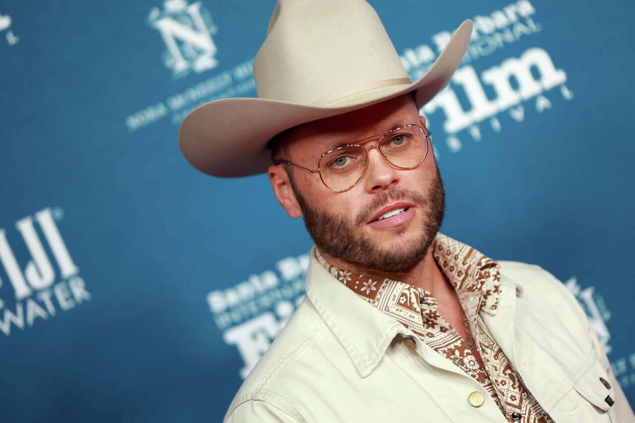 Texas country singer calls Trump a 'cosplay president,' igniting backlash