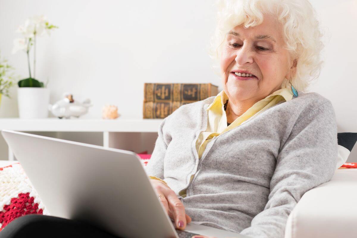 20 money saving frugal living tips for retirees